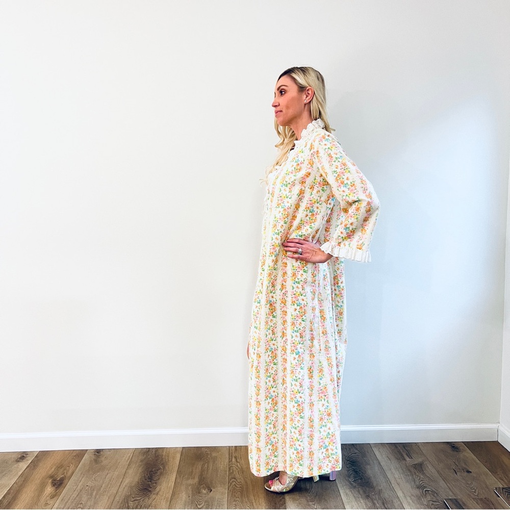 VTG Floral Housecoat Duster Robe - Picture 8 of 16